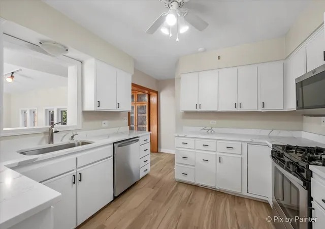 Photo 3 of Single family home for sale at 3911 Eastway Dr, Island Lake, IL 60042 | MLS# 12684904 | Listing updated on 2026-10-06
