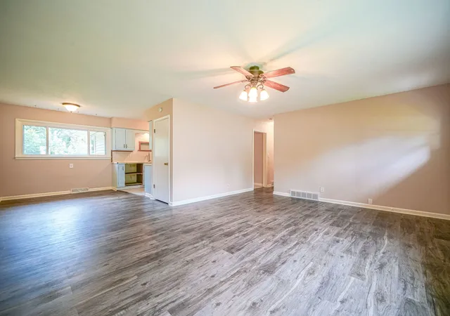 Photo 3 of Sale Pending at 507 W 1st Street, Mount Morris, IL 61054 | MLS# 12684912 | Listing updated on 2026-09-11