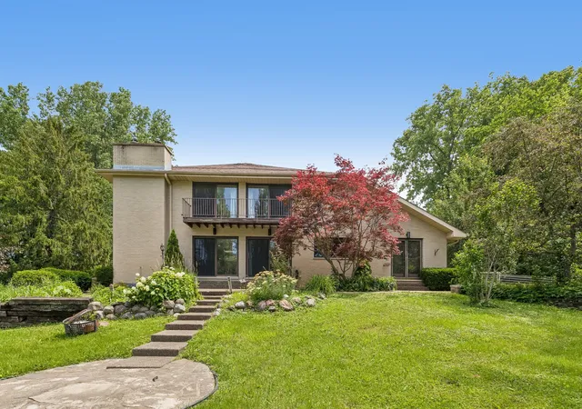2nd image of 1191 Hunters Ln, Libertyville, IL 60048 | MLS# 12684921