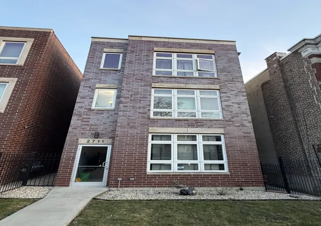 1st image of 2711 W Polk St, Chicago, IL 60612 | MLS# 12684933