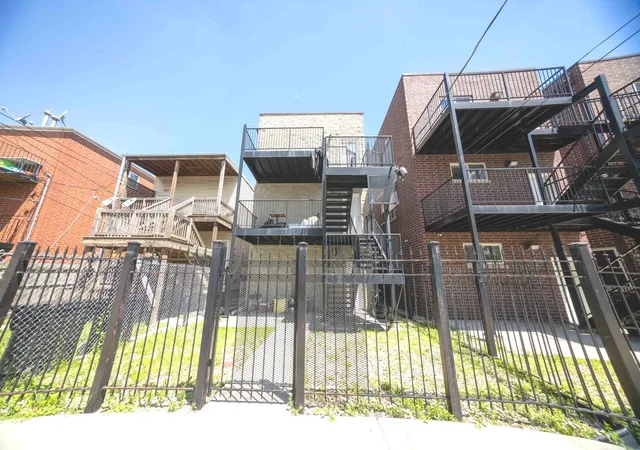 25th image of 2711 W Polk St, Chicago, IL 60612 | MLS# 12684933