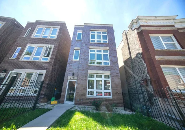 4th image of 2711 W Polk St, Chicago, IL 60612 | MLS# 12684933