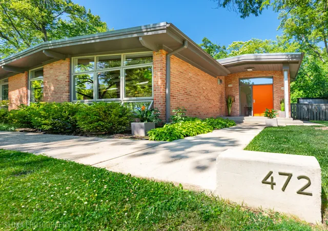 Homes for sale in Lake Bluff, IL | 472 Lincoln Ave, Lake Bluff, IL 60044 | MLS# 12684991