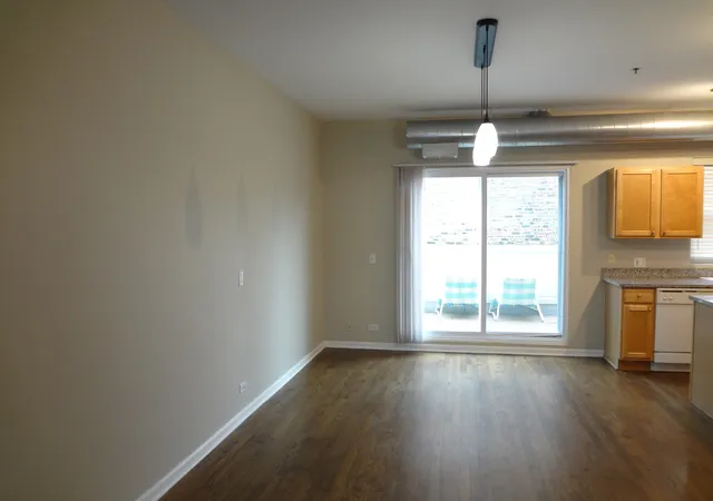 5th image of 1834 Ridge Ave #137, Evanston, IL 60201 | MLS# 12685018