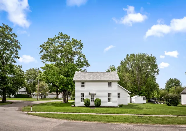 Homes for sale in Stanford, IL | 122 E Main St, Stanford, IL 61774 | MLS# 12685029