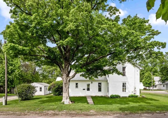 Homes for sale in Stanford, IL | 122 E Main St, Stanford, IL 61774 | MLS# 12685029