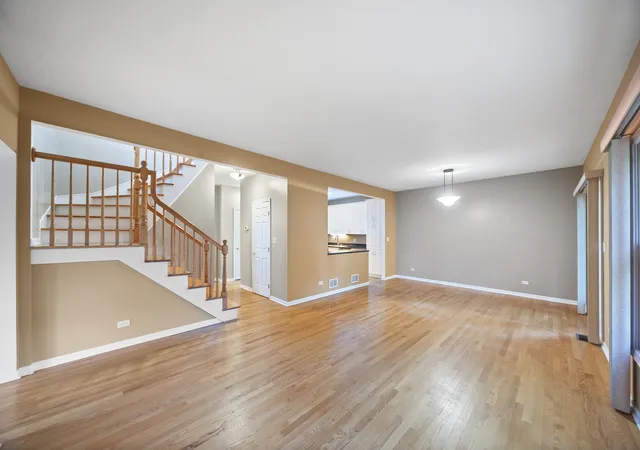 Homes for sale in Glenview, IL | 1812 Monroe Ct, Glenview, IL 60025 | MLS# 12685049