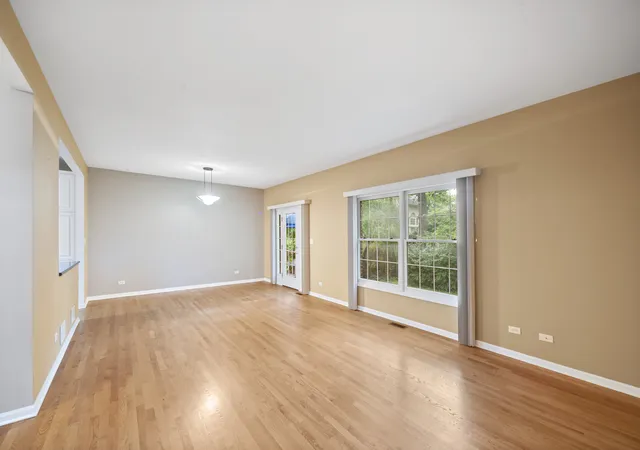 Homes for sale in Glenview, IL | 1812 Monroe Ct, Glenview, IL 60025 | MLS# 12685049