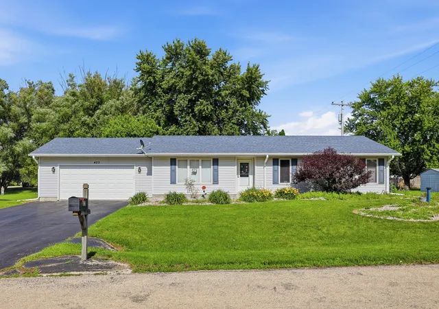 Homes for sale in Rochelle, IL | 423 Wayne, Rochelle, IL 61068 | MLS# 12685057