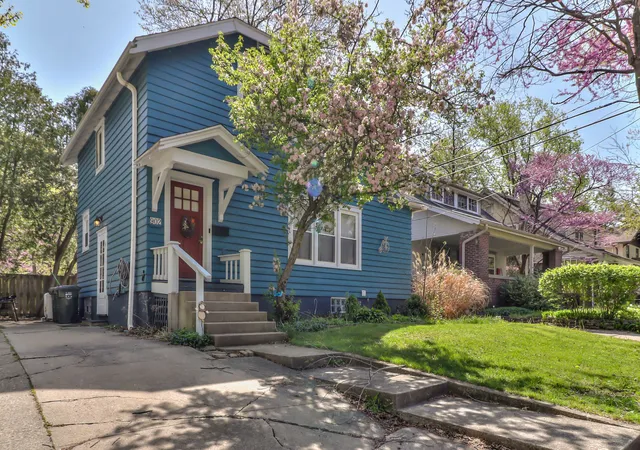 Homes for sale in Urbana, IL | 902 S Orchard St, Urbana, IL 61801 | MLS# 12685064