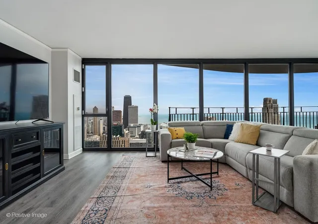 3rd image of 225 N Columbus Dr #6705, Chicago, IL 60601 | MLS# 12685077