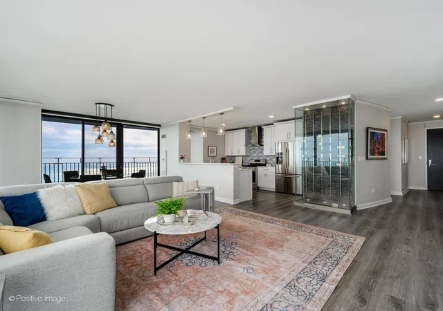 4th image of 225 N Columbus Dr #6705, Chicago, IL 60601 | MLS# 12685077