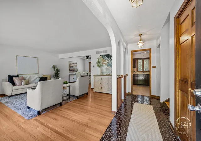 5th image of 18W088 Claremont Dr, Darien, IL 60561 | MLS# 12685093