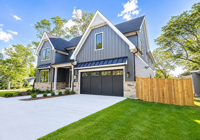 Photo 2 of Single family home for sale at 246 Holmes Ave, Clarendon Hills, IL 60514 | MLS# 12685111 | Listing updated on 2026-09-22