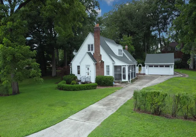 1st image of 120 E Washington Ave, Watseka, IL 60970 | MLS# 12685112