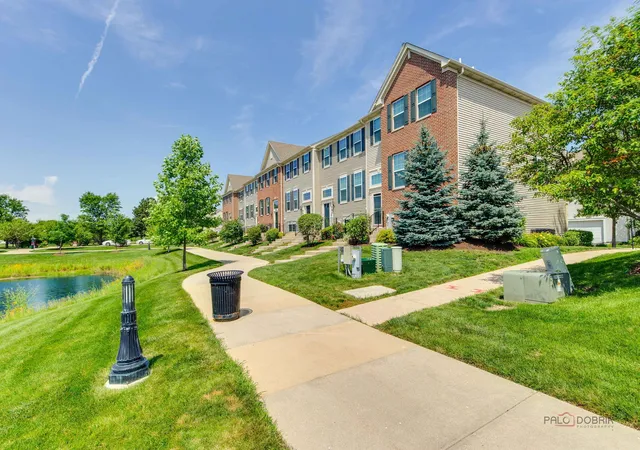 Homes for sale in Grayslake, IL | 582 Cannonball Dr #582, Grayslake, IL 60030 | MLS# 12685121