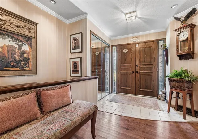 Photo 4 of Townhouse for sale at 13232 S Oak Ridge Trl, Palos Heights, IL 60463 | MLS# 12685134 | Listing updated on 2026-09-15
