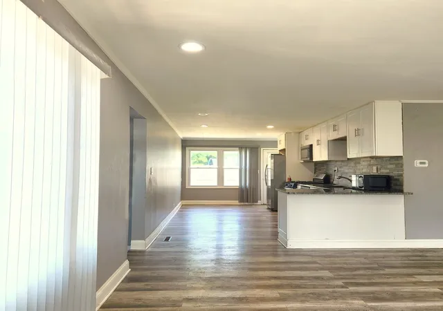 Photo 3 of Single family home for sale at 512 Cherry Cir, Glenview, IL 60025 | MLS# 12685140 | Listing updated on 2026-09-22