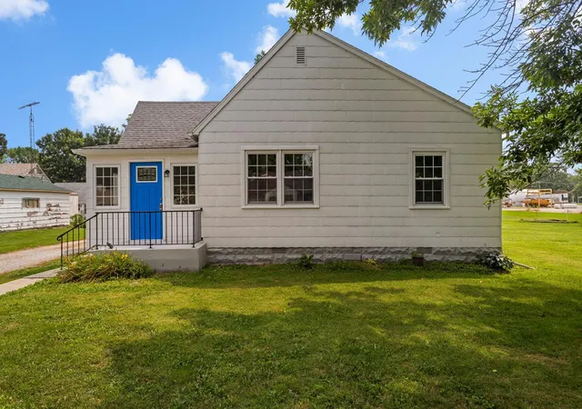 Homes for sale in Newman, IL | 303 S Shirley St, Newman, IL 61942 | MLS# 12685143