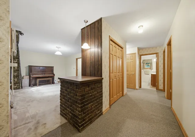 Homes for sale in Dixon, IL | 2087 Blackhawk Ln, Dixon, IL 61021 | MLS# 12685172