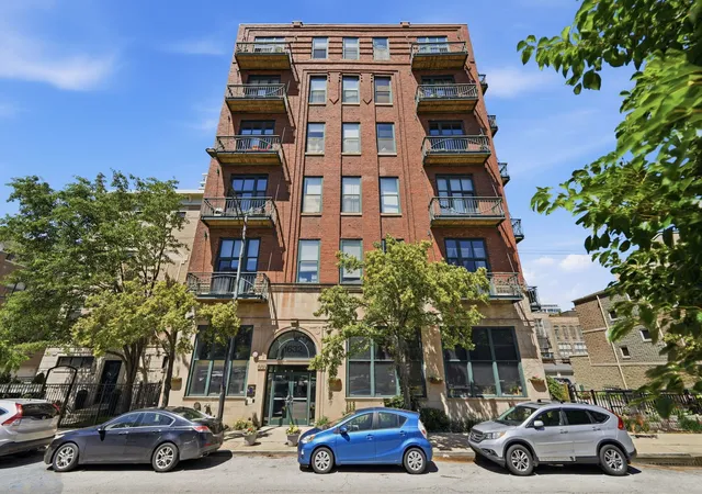 Homes for sale in Chicago, IL | 1632 S Indiana Ave, Chicago, IL 60616