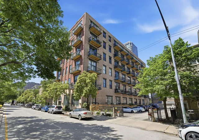 Homes for sale in Chicago, IL | 1632 S Indiana Ave, Chicago, IL 60616