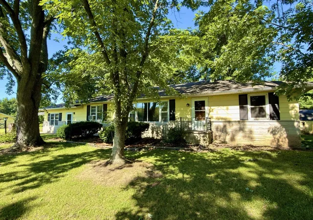 Photo 2 of Sale Pending at 9857 Highway 45, Flora, IL 62839 | MLS# 12685197 | Listing updated on 2026-10-08