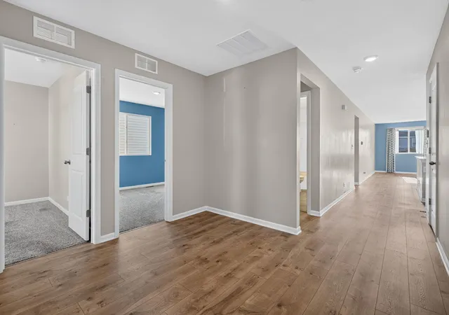 5th image of 1935 Moran Dr, Shorewood, IL 60404 | MLS# 12685237