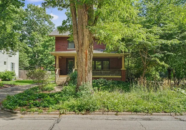Homes for sale in Urbana, IL | 402 W Vermont Ave, Urbana, IL 61801 | MLS# 12685238