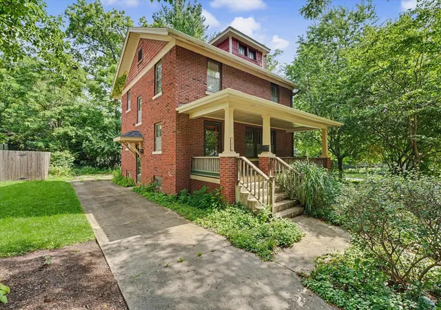 Homes for sale in Urbana, IL | 402 W Vermont Ave, Urbana, IL 61801 | MLS# 12685238