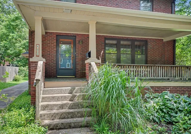 Homes for sale in Urbana, IL | 402 W Vermont Ave, Urbana, IL 61801 | MLS# 12685238