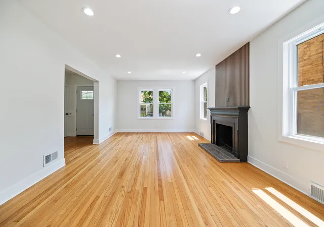 4th image of 11304 S Lowe Ave, Chicago, IL 60628 | MLS# 12685258