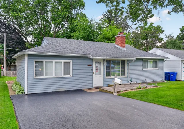 Photo 1 of Single family home for sale at 221 N Dorchester Ave, Wheaton, IL 60187 | MLS# 12685266 | Listing updated on 2026-09-14