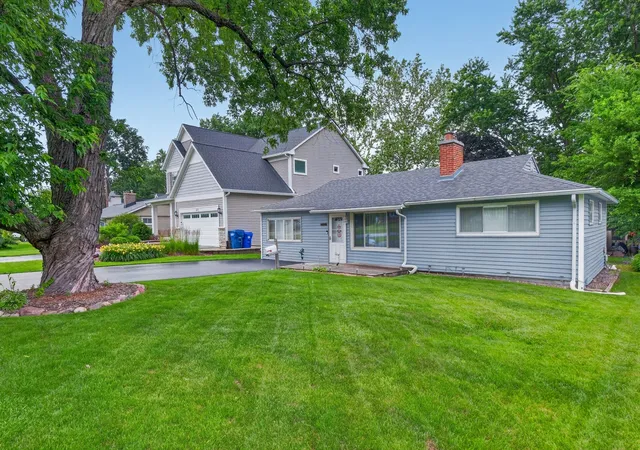 Photo 16 of Single family home for sale at 221 N Dorchester Ave, Wheaton, IL 60187 | MLS# 12685266 | Listing updated on 2026-09-14