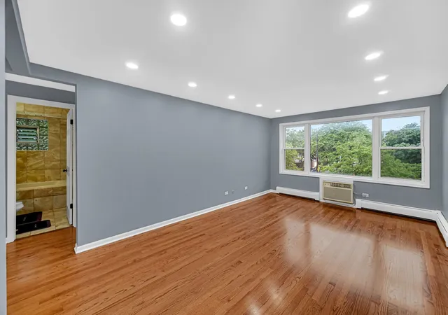 3rd image of 5700 W Montrose Ave #3D, Chicago, IL 60634 | MLS# 12685268