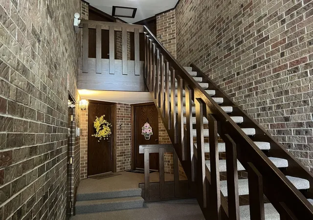 3rd image of 7632 W Arquilla Dr, Palos Heights, IL 60463