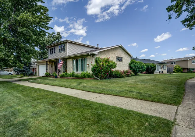 Homes for sale in Midlothian, IL | 15155 Ridgeway Ave, Midlothian, IL 60445 | MLS# 12685290