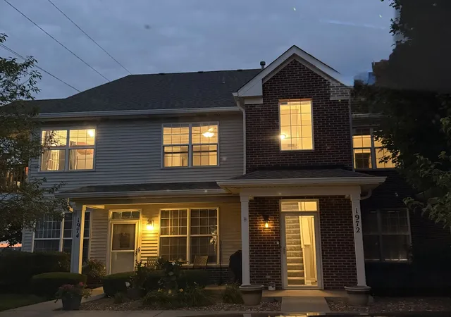 Homes for sale in Shorewood, IL | 1972 Parkside Drive, Shorewood, IL 60404 | Houzeo