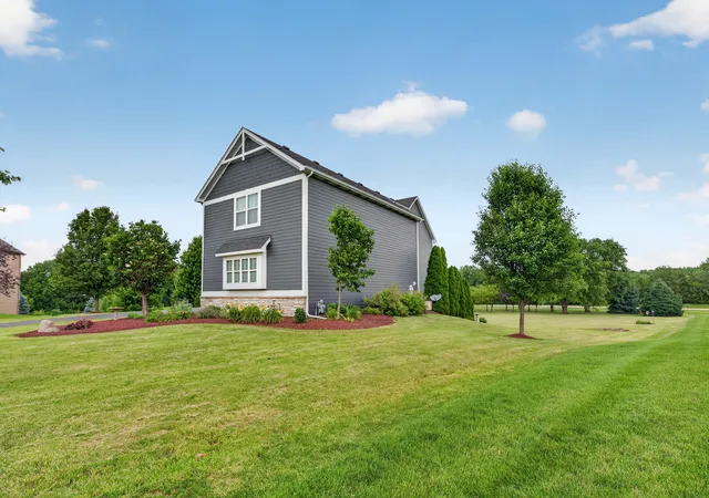 Photo 3 of Single family home for sale at 5516 Jennifer Ct, Yorkville, IL 60560 | MLS# 12685308 | Listing updated on 2026-10-07