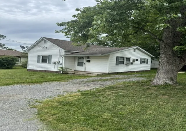 1st image of 105 S 3rd St, Marion, IL 62959 | MLS# 12685327