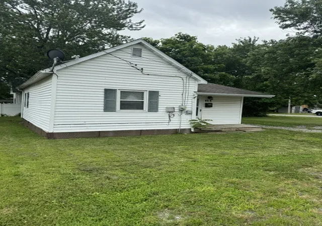 2nd image of 105 S 3rd St, Marion, IL 62959 | MLS# 12685327