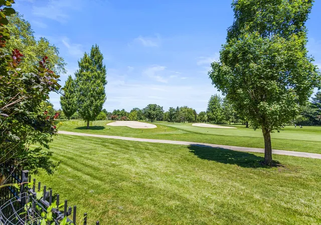 Homes for sale in Champaign, IL | 3104 Valley Brook Dr, Champaign, IL 61822 | MLS# 12685349