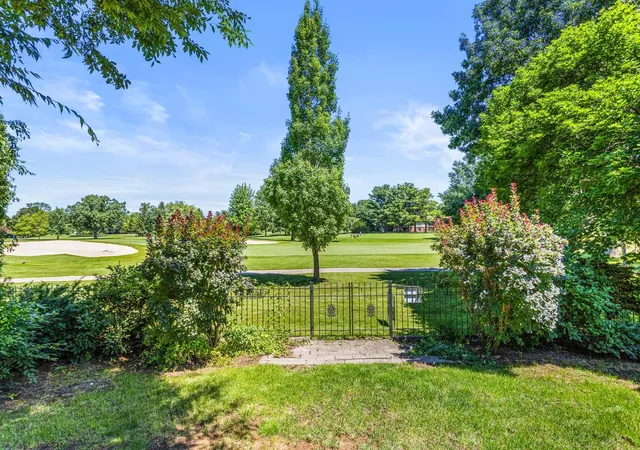 Homes for sale in Champaign, IL | 3104 Valley Brook Dr, Champaign, IL 61822 | MLS# 12685349