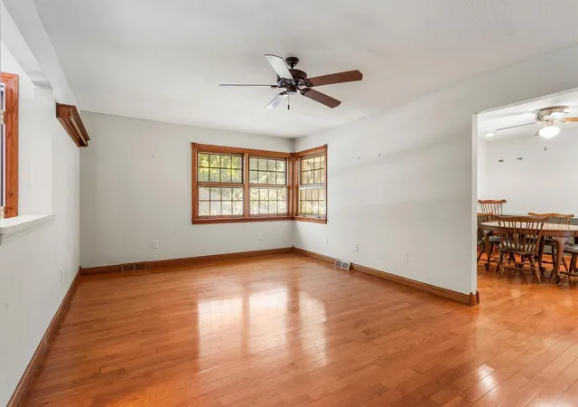 Homes for sale in Champaign, IL | 3104 Valley Brook Dr, Champaign, IL 61822 | MLS# 12685349