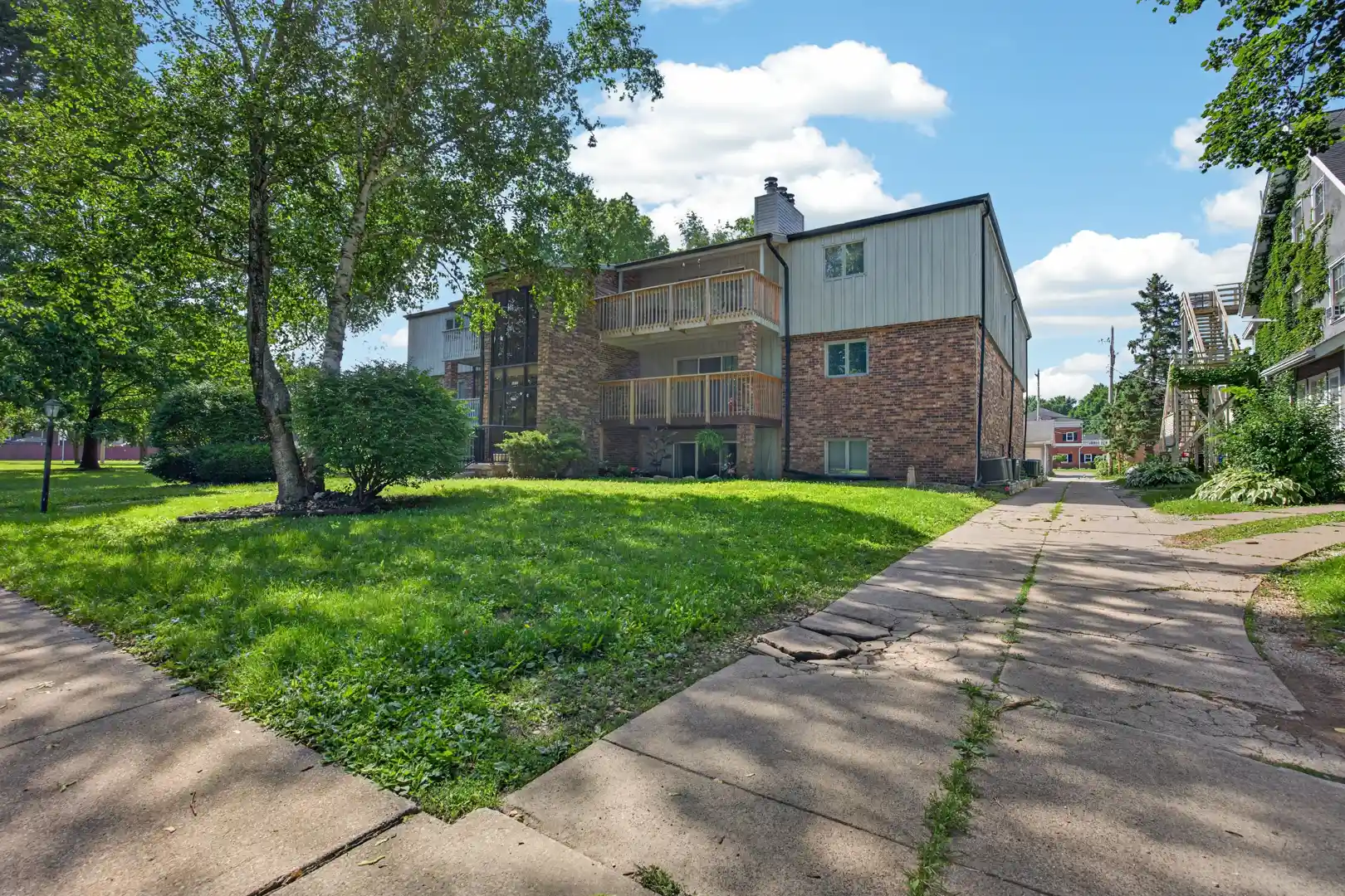 Listing Photo 28 - Condo for sale in 1111 E Jefferson St located at 1111 E Jefferson St, Bloomington, IL 61701 - Unit 1111 E Jefferson St