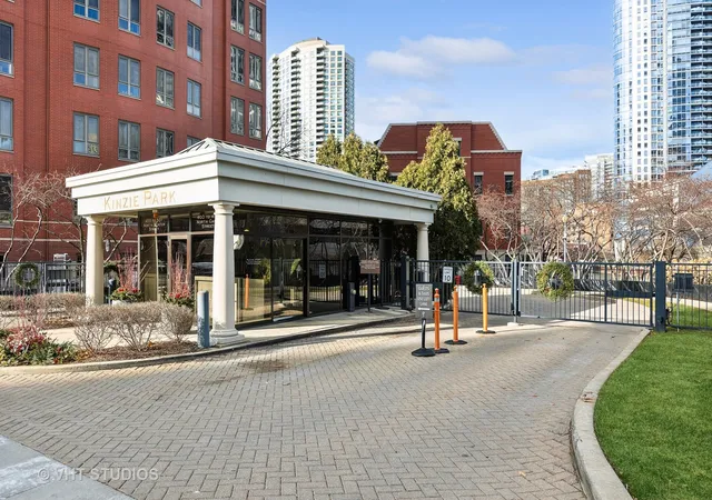 Homes for sale in Chicago, IL | 501 N Clinton St #704, Chicago, IL 60654 | MLS# 12685360