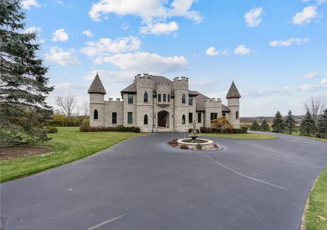 Homes for sale in Spring Grove, IL | 4220 Northgate Dr, Spring Grove, IL 60081 | MLS# 12685399