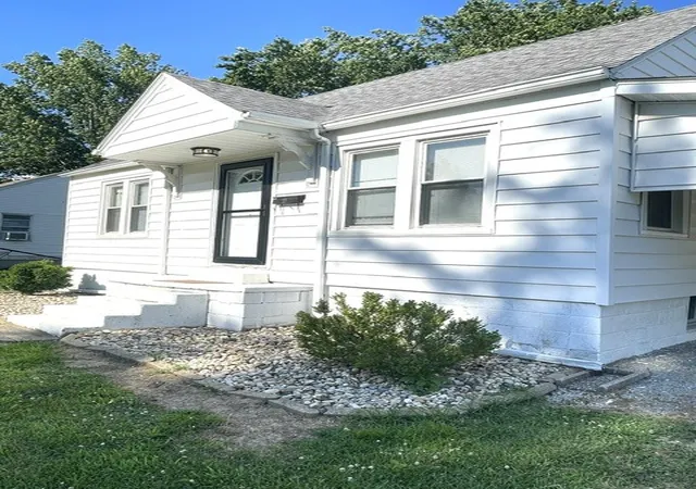 3rd image of 305 S 3Rd St, Marion, IL 62959 | MLS# 12685400