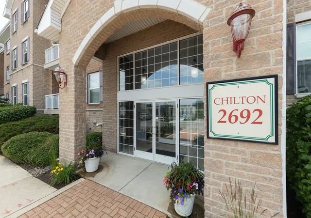 image of 2692 Stone Cir #302, Geneva, IL 60134 | MLS# 12685402