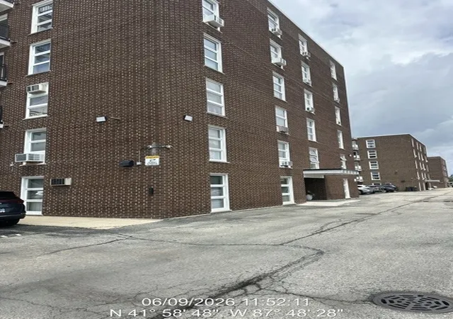 Homes for sale in Chicago, IL | 7229 W Higgins Ave #504, Chicago, IL 60656 | MLS# 12685423